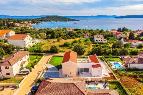 Natural landscape, Sea view, Location