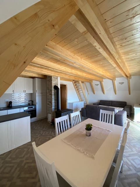 Kitchen or kitchenette, Dining area, Communal kitchen