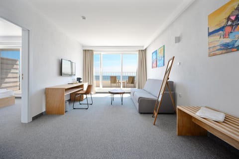 Living room, Breakfast