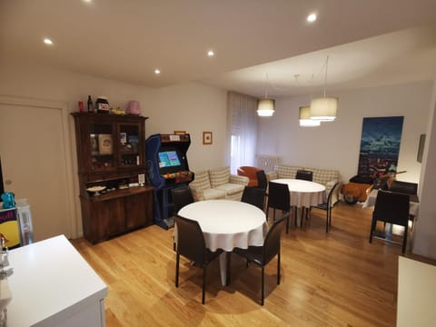 Living room, Entertainment