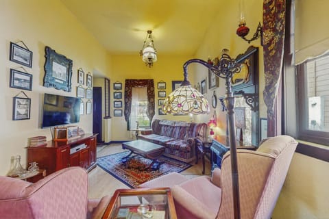 White House House in Ferndale