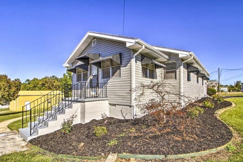 Lakeview Home - 1 Mile from Bull Shoals Lake! House in Lakeview