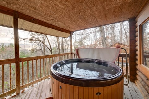 Cozy Deer Glen Cabin with Private Hot Tub and Porch! Cabin in Fontana Lake