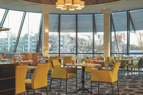 Restaurant/places to eat, Food