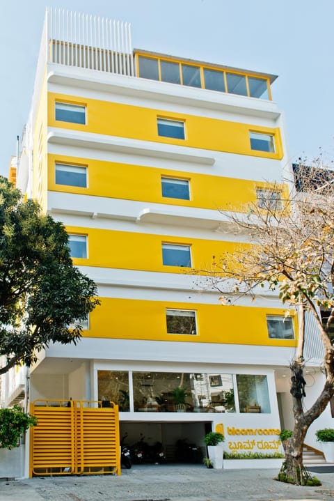 Property building, Facade/entrance