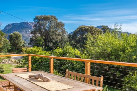 Balcony/Terrace, Dining area, Mountain view