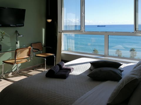 Bed, Day, Winter, Photo of the whole room, Sea view