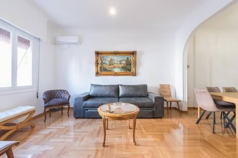 Victoria Supreme Suite Apartment in Athens