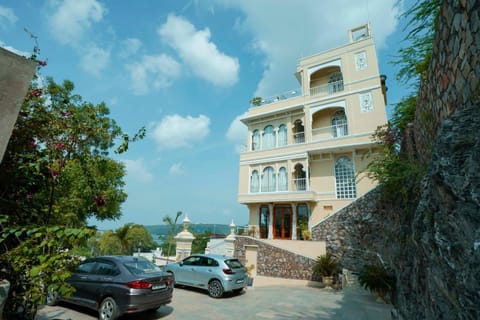 Property building, Parking