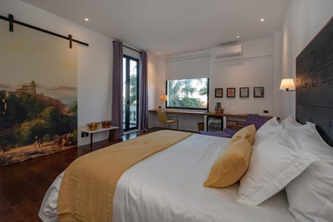 Bed, Photo of the whole room, Bedroom, air conditioner