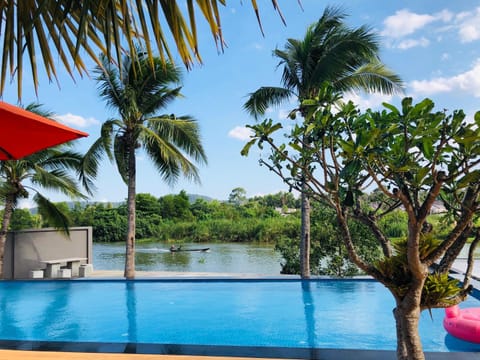 Day, Natural landscape, Garden, Pool view, River view, Swimming pool, sunbed
