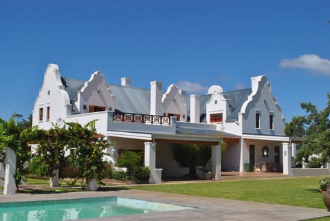 Property building, Facade/entrance, Garden, Swimming pool