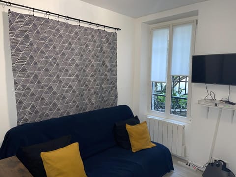 TV and multimedia, Seating area