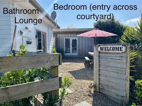 Hanna’s Hideaway Apartment in Raglan