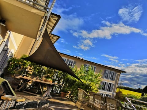 Property building, Patio, Garden, Balcony/Terrace