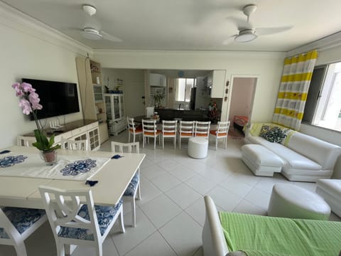 Communal lounge/ TV room, TV and multimedia, Seating area, Dining area, fireplace