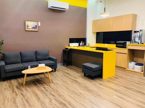 Communal lounge/ TV room, TV and multimedia, Living room, Seating area