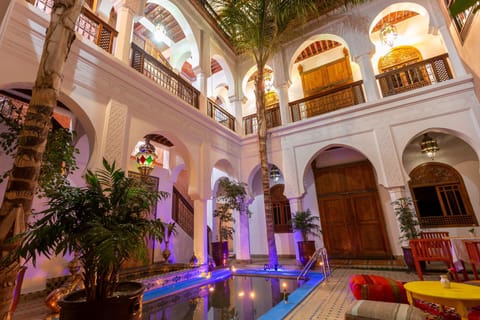 Property building, Swimming pool, Swimming pool