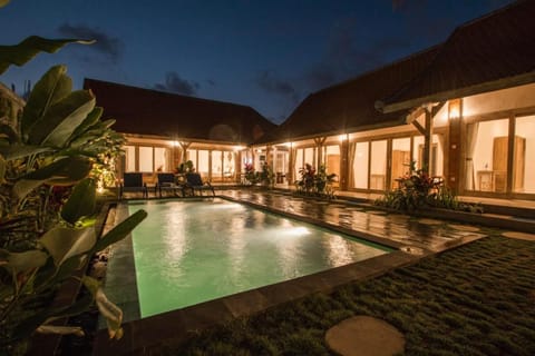 Peaceful Haven 6BR Private Pool Villa in Canggu House in North Kuta