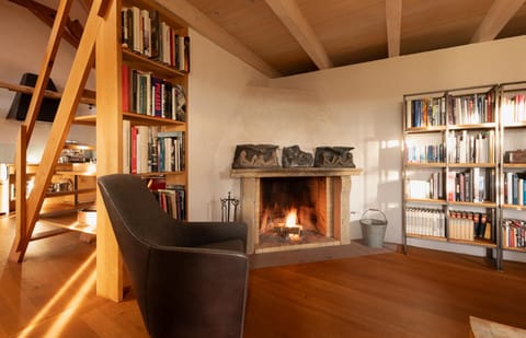 Library, Living room