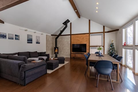 Communal lounge/ TV room, Living room, Seating area, Dining area