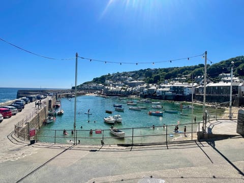 Honeysuckle Cottage by The Sea House in Mousehole