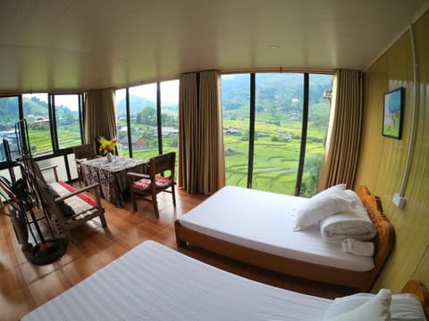 Bed, Natural landscape, Garden, Living room, Photo of the whole room, Seating area, Bedroom, Garden view, Mountain view, towels