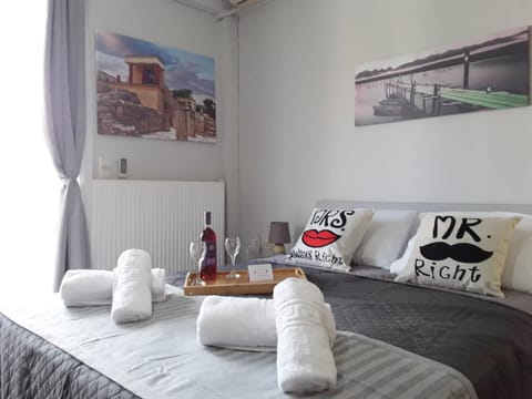 Bed, Photo of the whole room