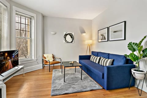 Cool 2BR Apartment close to Fun City - Grace 2 Apartment in Wrigleyville