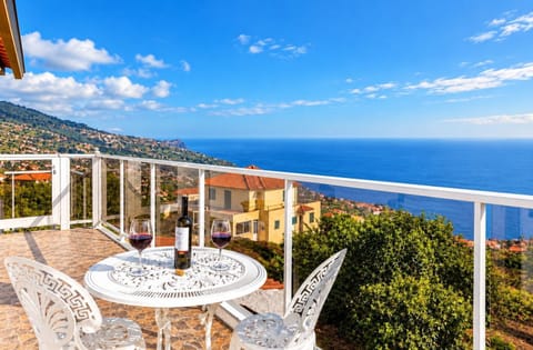 Nearby landmark, Day, Natural landscape, View (from property/room), Balcony/Terrace, Dining area, Mountain view, Sea view