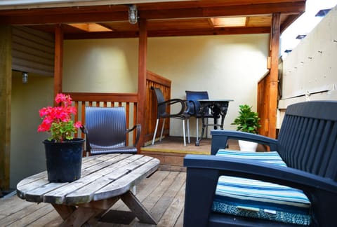 Property building, Patio, Day, Summer, View (from property/room), Balcony/Terrace, Lounge or bar, Other, Decorative detail, Seating area, On site, Garden view, Area and facilities