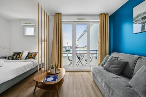 Appt avec balcon et vue Tour Eiffel - Tram Expo Apartment in Issy-les-Moulineaux