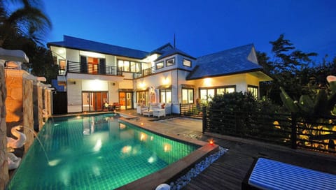 Facade/entrance, Swimming pool, Swimming pool