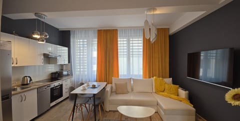TV and multimedia, Kitchen or kitchenette, Living room, kitchen