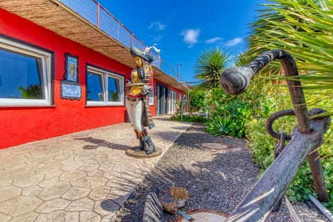 Property building, Day, Garden, Garden view