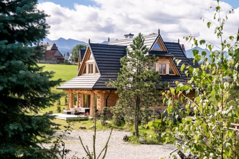 Property building, Day, Children play ground, Garden, Garden view, Mountain view