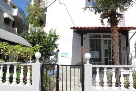 Lena Studios in Apartment in Chaniotis