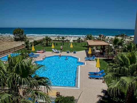Swimming pool, Swimming pool