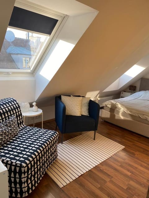 Seating area, Bedroom