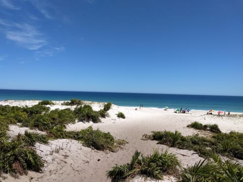 ENTRE A PRAIA E A LAGOA House in State of Rio de Janeiro