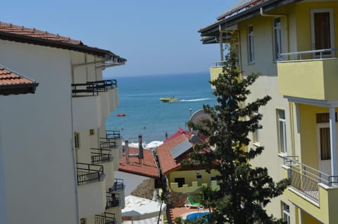 Garden, View (from property/room), Balcony/Terrace