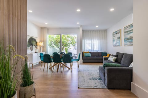 Living room, Seating area, Dining area