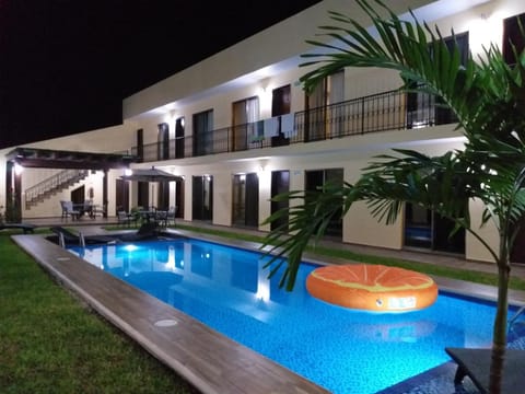Property building, Swimming pool