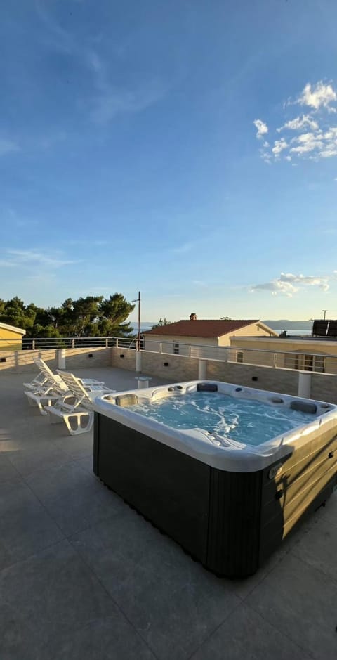 Day, Hot Tub, Pool view, Swimming pool