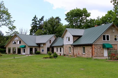 Property building, Facade/entrance, Day, Garden