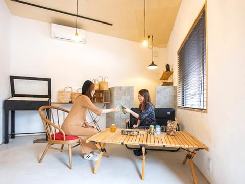 People, Living room, Photo of the whole room, internet, air conditioner