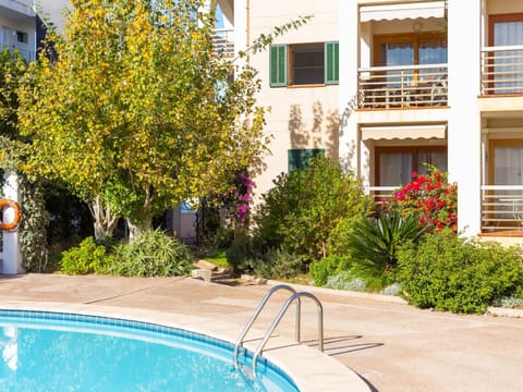 Property building, Facade/entrance, Swimming pool