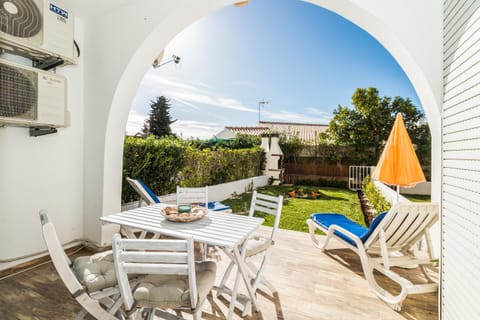 Patio, Day, Balcony/Terrace, Balcony/Terrace, Living room, Garden view, sunbed