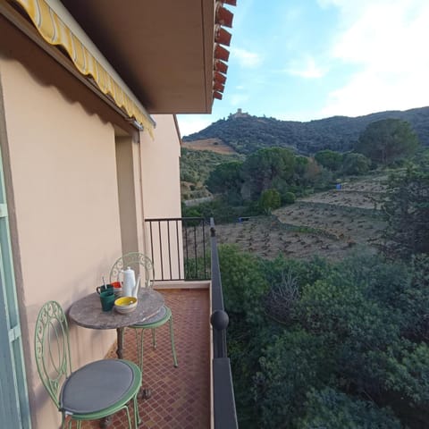 View (from property/room), Balcony/Terrace, Mountain view
