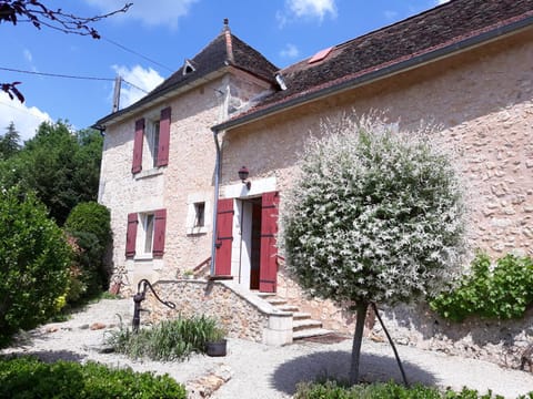 Property building, young children, older children, Family